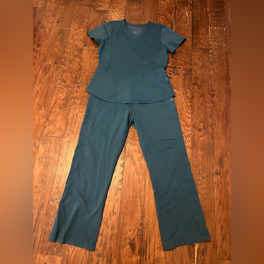 Large women’s scrub set
